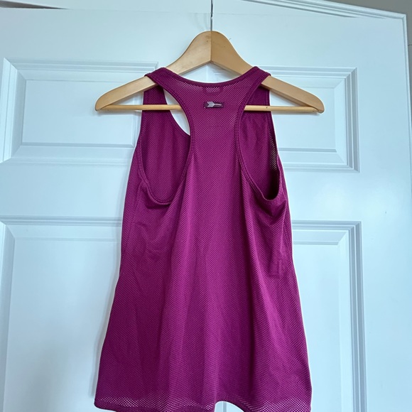 oiselle Tops - Oiselle Flyout Trail Tank Size 4